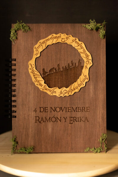 _MG_4395 Foto de un álbum de boda personalizado por Mokuren. Merchandising personalizado, lámparas y cuadros