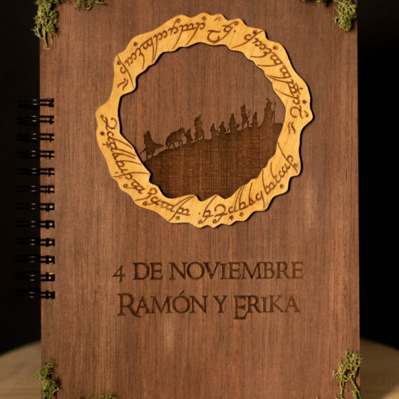 _MG_4395 Foto de un álbum de boda personalizado por Mokuren. Merchandising personalizado, lámparas y cuadros
