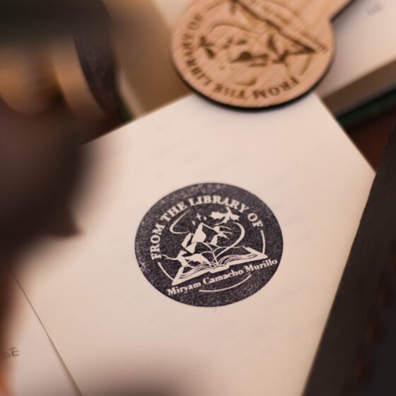 Foto de un sello literario personalizado de Mokuren. Marcapáginas personalizados Toledo Matsuri.