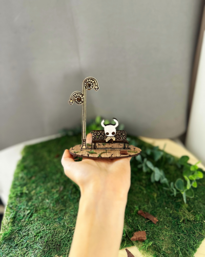 Standee compuesto "Little Hollow"